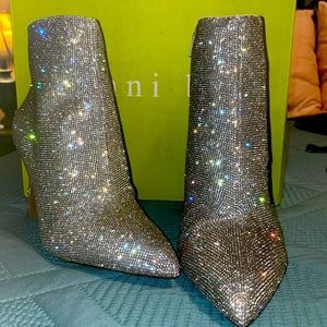 NWT Gianni Bini Sequined Booties